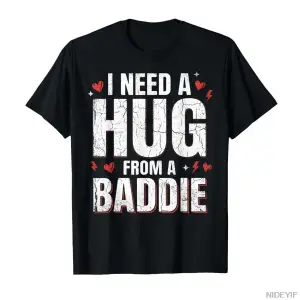 Komik Bir Kötü Adamdan Sarılma İstiyorum Meme Yazılı Erkekler ve Kadınlar İçin %100 Pamuklu T