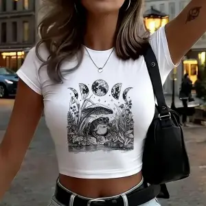 Kurbağa Mantar Ay Cadı Baskılı Kadın Babby Tee Yazlık Dar Kesim Yuvarlak Yaka Tişört Yumuşak K