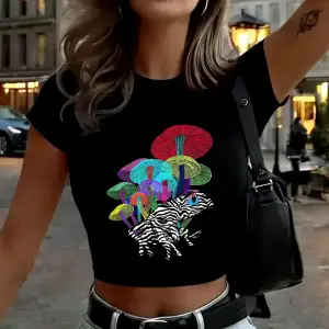 Kurbağa Mantarlı Baskılı Kadın Babby Teeları Yazlık Dar Kesim O-Yaka Tişörtler Yumuşak Kısa Ko