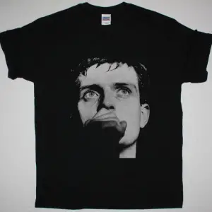 KURT COBAIN 1967-1994 NEW BLACK T-SHIRT ÖN VE ARAKA BASKILI