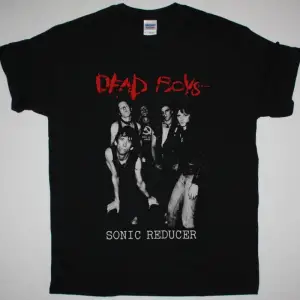 KURT COBAIN PHOTO NEW BLACK T-SHIRT ÖN BASKILI