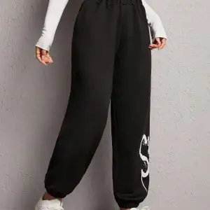 Letter Graphic Elastic Waist 4 Mevsim Eşofman