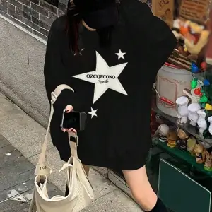 Letter & Star Pattern Drop Shoulder Pullover Siyah