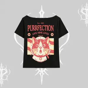 Live Nine Lives Kedi Tasarımlı Kayık Yaka Tshirt