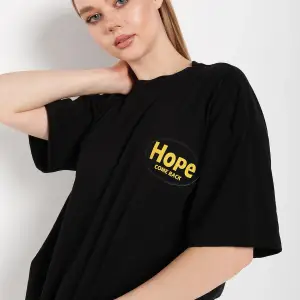 Logo Baskılı Beyaz Tişört Hope