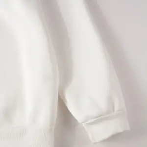 Manfinity EMRG Cartoon And Slogan Graphic Sweatshirt Beyaz