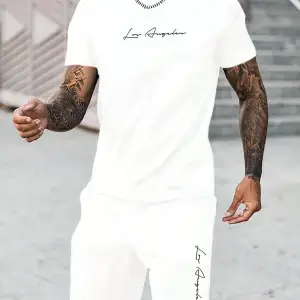 Manfinity Homme Beyaz Örme Erkek Kısa Kollu Tişört ve Şort Takımı