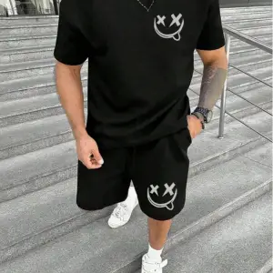 Manfinity Homme Beyaz Örme Erkek Kısa Kollu Tişört ve Şort Takımı