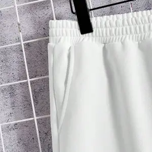 Manfinity Homme Beyaz Örme Erkek Kısa Kollu Tişört ve Şort Takımı