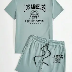 Manfinity Homme Casual College Style Tipografi Tişört ve Şort Takımı