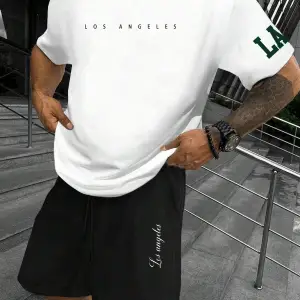 Manfinity Homme Erkek Basit Harfli Grafik Tişört ve Şort Takımı