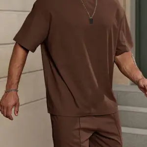 Manfinity Homme Erkek Düz Bol Kesim Bel Şortu