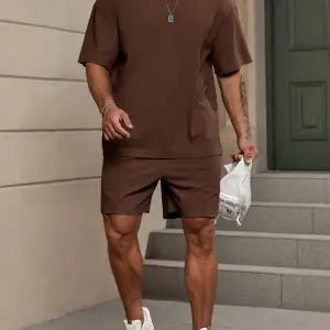 Manfinity Homme Erkek Düz Bol Kesim Bel Şortu