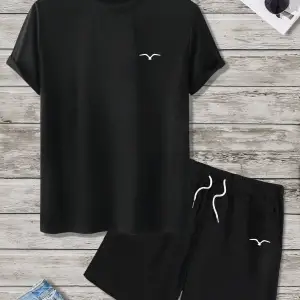 Manfinity Homme Erkek Grafik Tişört ve Şort Takımı