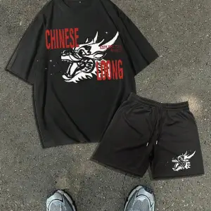 Manfinity Homme Erkek Kuş Desenli Tişört ve Şort Takımı