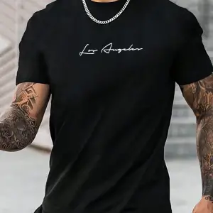 Manfinity Homme Erkek Mektup Baskılı Kısa Kollu Tişört ve Şort TakımıTişört ve Şort Takımı