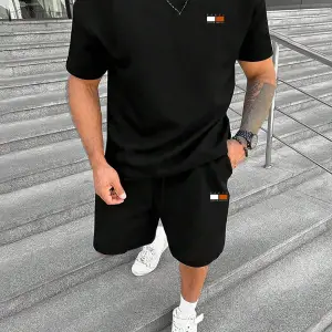 Manfinity Homme Erkek Yazlık Mektup Baskılı Yuvarlak Tişört ve Şort Takımı