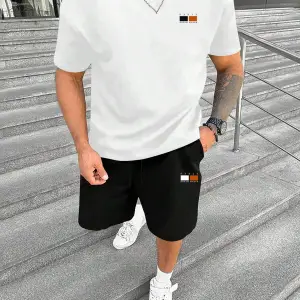 Manfinity Homme Erkek Yazlık Mektup Baskılı Yuvarlak Tişört ve Şort Takımı