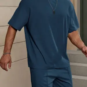 Manfinity Homme Loose Fit Erkek Düz Renk Düşük Omuz Tişört Ve Şort Takımı