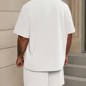 Manfinity Homme Loose Fit Erkek Düz Renk Düşük Omuzlu Tişört ve Şort