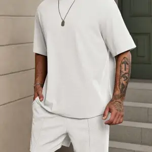 Manfinity Homme Loose Fit Erkek Düz Renk Düşük Omuzlu Tişört ve Şort