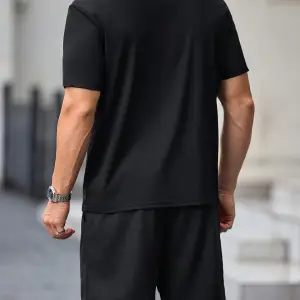 Manfinity Hypemode 2 Adet/Takım Örme Erkek Kısa Kollu Tişört Ve Şort Takımı