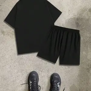 Manfinity Hypemode 2 Adet/Takım Örme Erkek Kısa Kollu Tişört Ve Şort Takımı