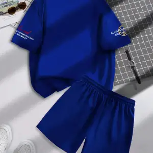 Manfinity Hypemode Erkek Günlük Slogan Baskılı Kısa Kollu Tişört ve Şort Takımı