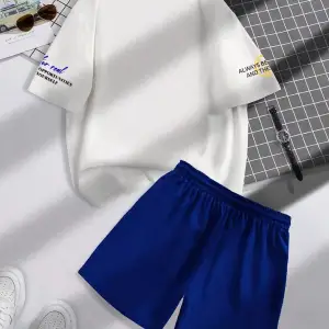 Manfinity Hypemode Erkek Harf ve Rakam Baskılı Mürettebat Yaka Kısa Kollu