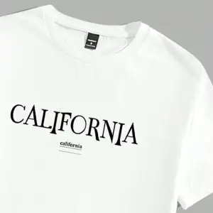 Manfinity Hypemode Erkek Mektup ollu Günlük Tişört Ve Şort Takımı