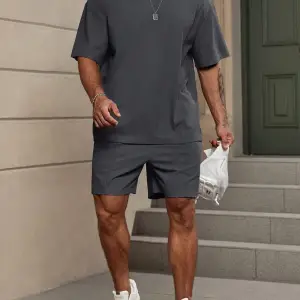 Manfinity RelaxMax Loose Fit Erkek Düz Bel Şortu