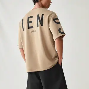 Manfinity UrbanChill Örme Rahat Baskılı Kısa Kollu ve Şort Takımı