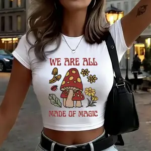 Mantar Hepimiz Sihirli Baskılarden Yapılmışız Kadın Babby TeeTişörtleri Yaz O-Yaka Üstleri Yüksek