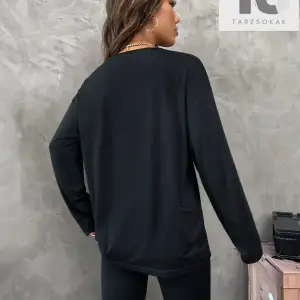 Mektup ve Kelebek Desenli Damla Omuz Tişört