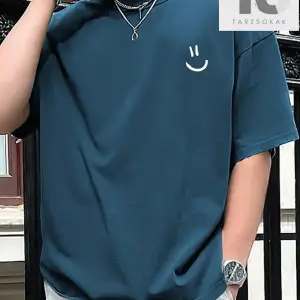 Men Astronot ve Mektup Grafikli Tişört