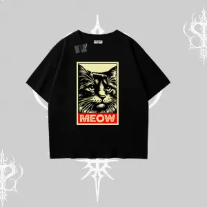 Meow Yazılı Kedi Portre Baskılı Oversize Tshirt