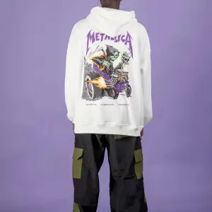 Metallica Mor Sırt Baskılı Beyaz Oversize Kapüşonlu