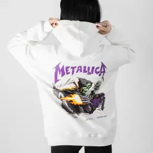 Metallica Mor Sırt Baskılı Beyaz Oversize Kapüşonlu