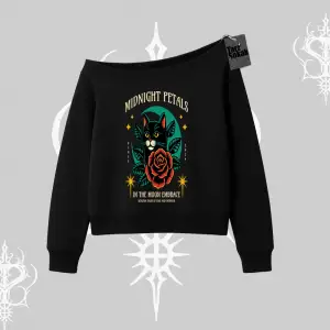 Midnight Petals Kedi Baskılı Kayık Yaka Sweatshirt