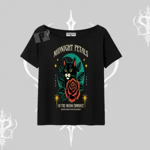 Midnight Petals Kedi Baskılı Kayık Yaka Tshirt