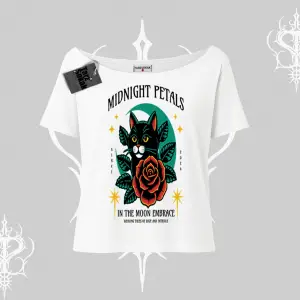 Midnight Petals Kedi Baskılı Kayık Yaka Tshirt