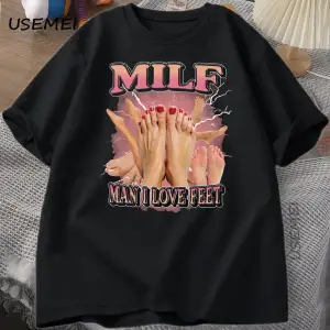 MILF Adam Ayakları Seviyorum T-shirt Erkekler Yetişkin Mizah Komik Gag Tshirt Yuvarlak Boyun 2841