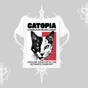 Modern Kedi Temalı Arka Baskılı Kayık Yaka Tshirt