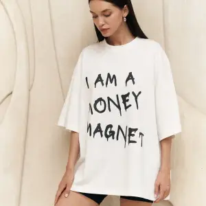 Money Magnet Beyaz Oversize