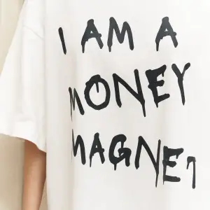 Money Magnet Beyaz Oversize