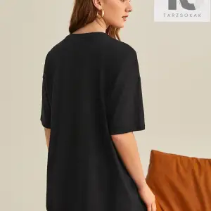 Nakış Harfli Grafik Düşük Omuzlu Tişört