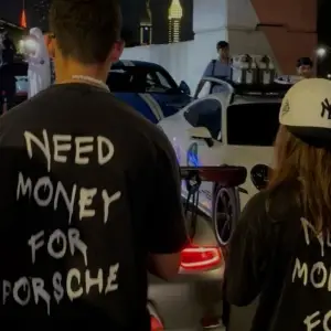 Need Money For Porsche Detail Oversize Unisex
