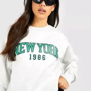NEW YORK Baskılı Üç İplik ünisex oversize sweatshirt Beyaz
