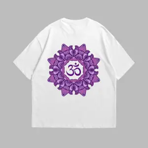 OM Baskılı Oversize Unisex Beyaz