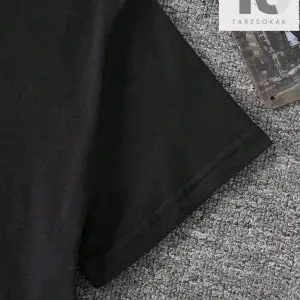 Örümcek Ve Harf Baskılı Erkek Tişört